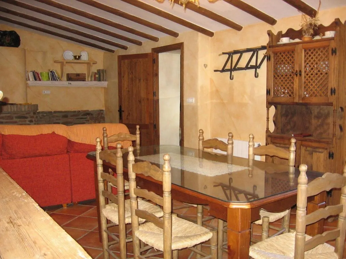 Inviting Holiday Home In Laroya With Shared Pool
